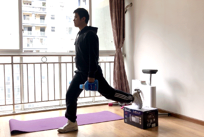 2负重弓箭步.gif